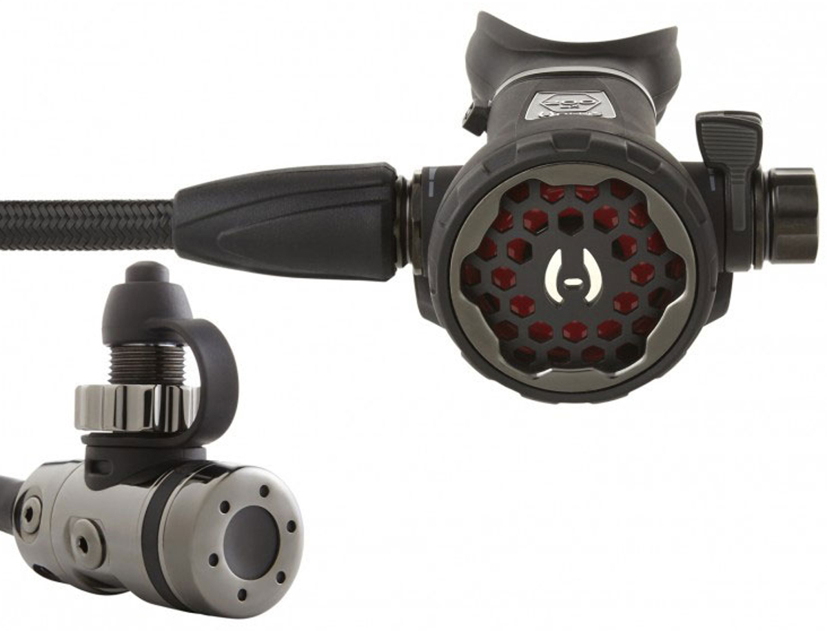 Hollis 200LX DCX DIN Regulator